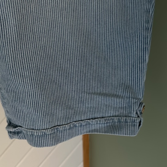 Gently worn super cute short capris! Size 20 - Picture 2 of 5